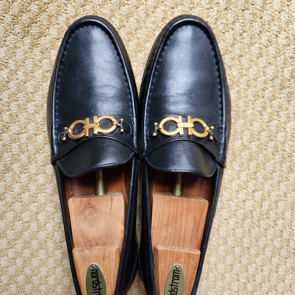 Salvatore Ferragamo Firenze Black Leather Loafers with Gancini Gold Accent 10.5D